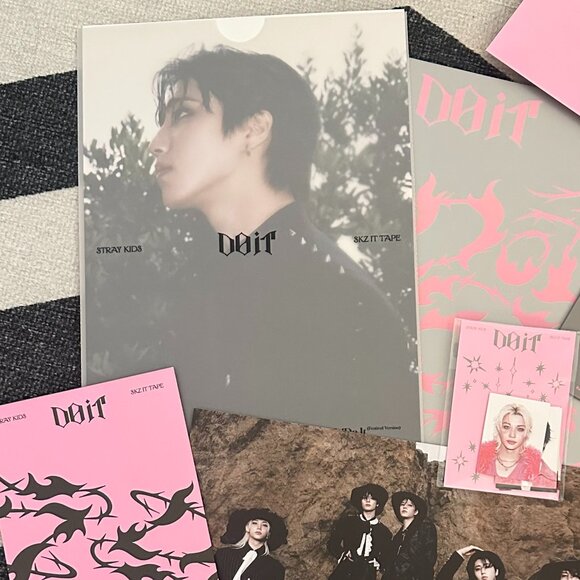 Stray Kids – DO IT Album Han Photo Board (Unsealed, Photocards Missing) - Picture 2 of 3